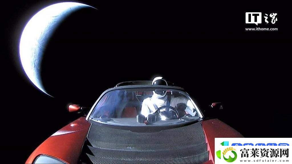 特斯拉跑车“变身”小行星