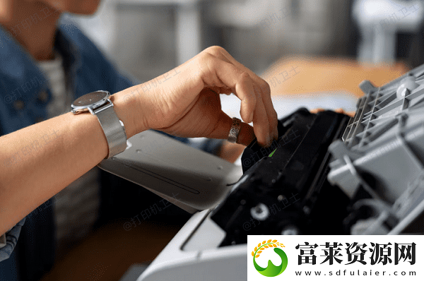 打印机只响不打印怎么回事