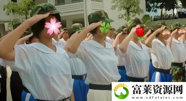 夏天校服太透了R头凸出来了
