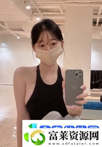 趴在床上双腿叉开能导致疼痛吗网友