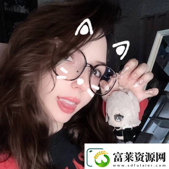 国外美女推主认证漫威争锋匕首体模