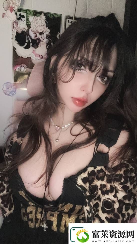 国外美女推主认证漫威争锋匕首体模