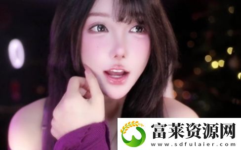 米娜穿紫色紧身裙直播