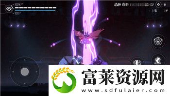 过山车之星游乐园入口的独特设计与游客体验分析