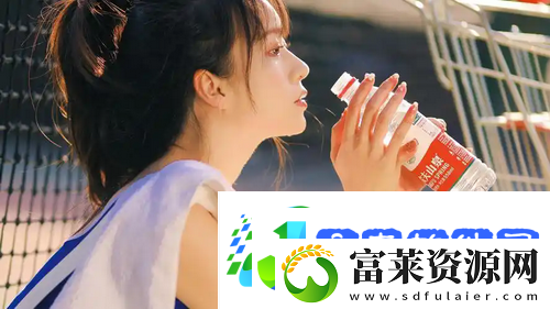 搬家工人当着老公的面