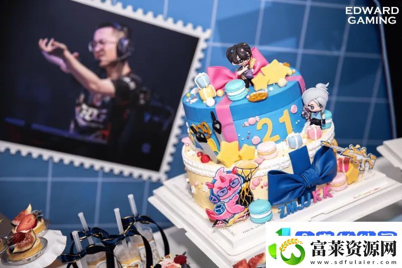 EDG发布ZmjjKK生日会返图