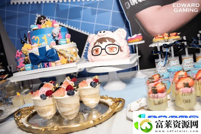 EDG发布ZmjjKK生日会返图