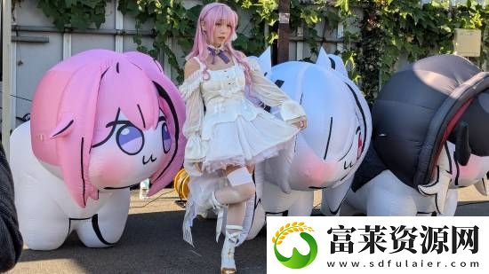 伊织萌妮姬线下活动新图！修身长裙媚眼如丝软件教程玩法