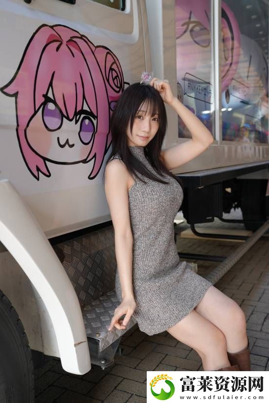伊织萌妮姬线下活动新图！修身长裙媚眼如丝软件教程玩法