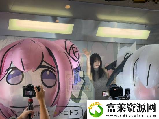 伊织萌妮姬线下活动新图！修身长裙媚眼如丝软件教程玩法