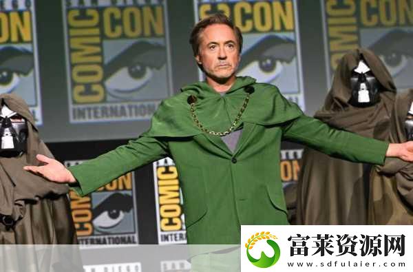 小罗伯特·唐尼变身毁灭博士